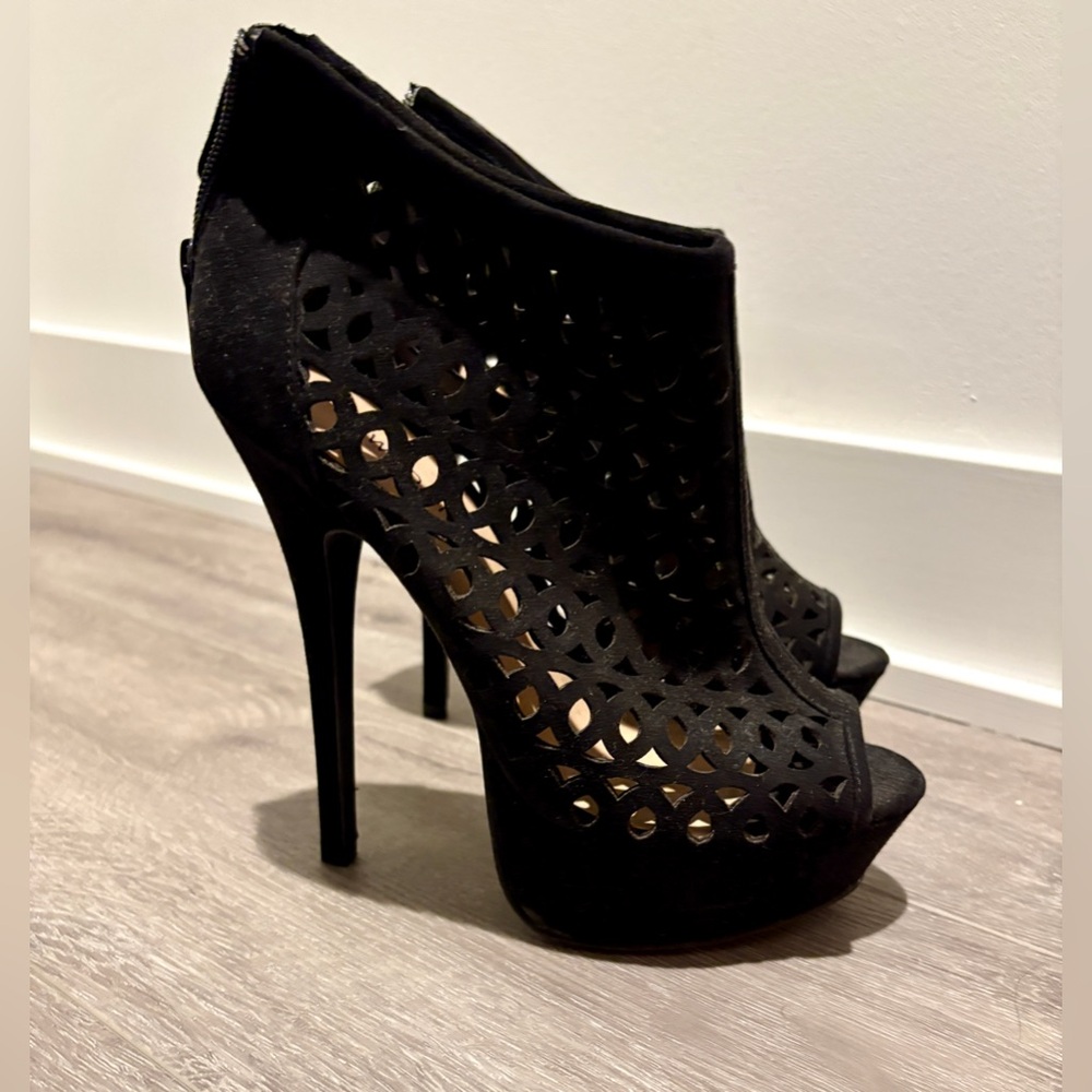 Wild Diva Black High-Heeled Booties